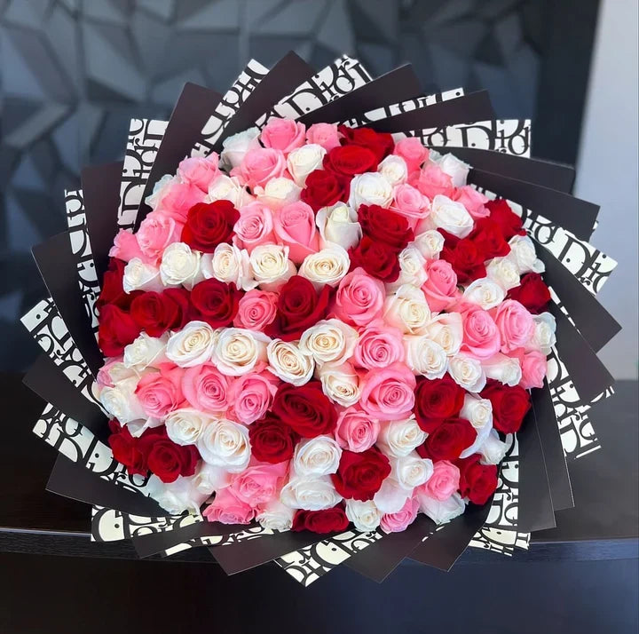 100 Pink/White/Red Roses on Black Dir Wrapping